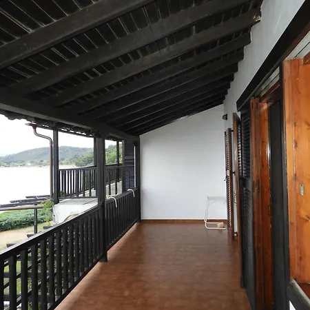 Prázdninový dům Sangue Blu Beachfront